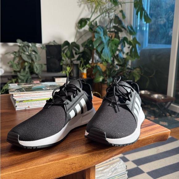 Adidas kids Black Running Shoes - Picture 5 of 7